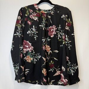 Warehouse One Floral Black eyelet close neckline long sleeve Women's size XL
